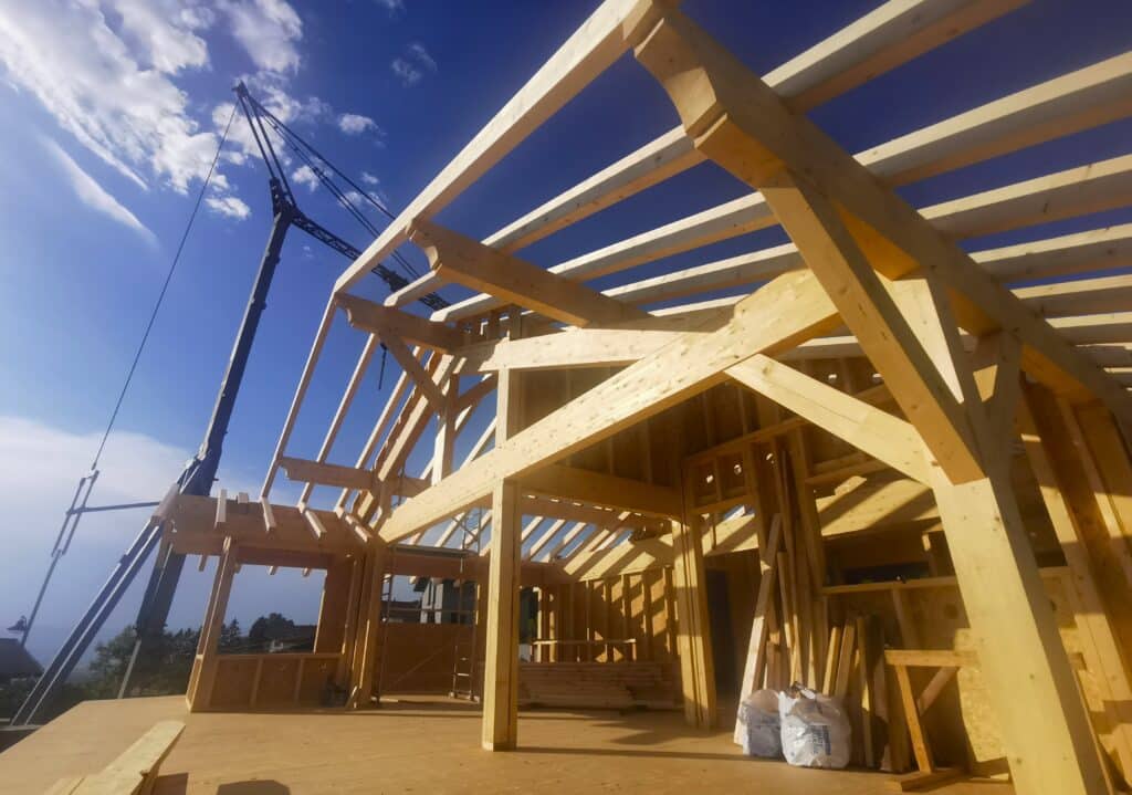 Maison à ossature bois en cours de construction.